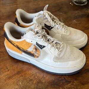 Nike Men's White and Orange Sneakers